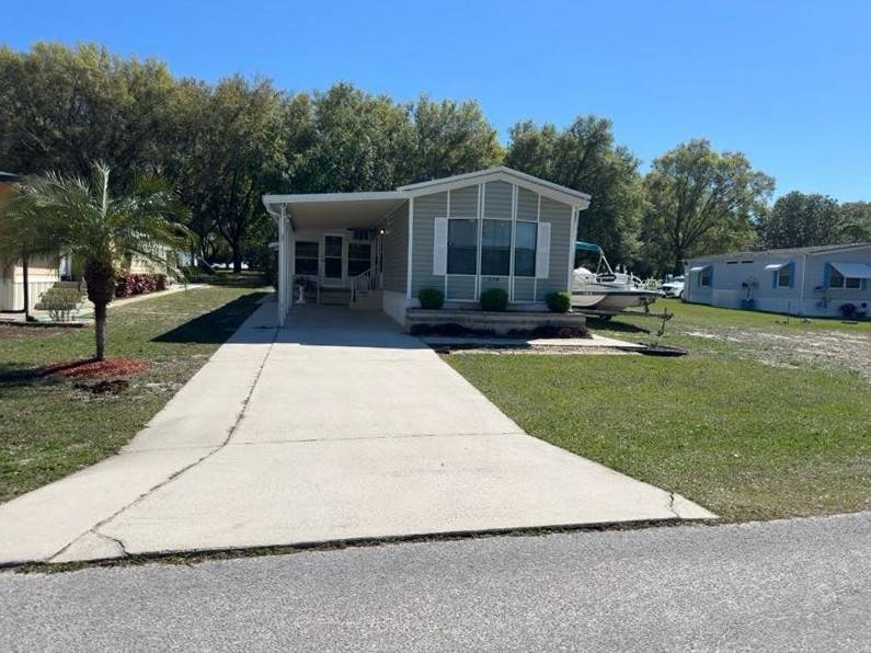 Haines City, FL Mobile Home for Sale located at 334 Oak Harbor Cp Oak Harbor Rv Village